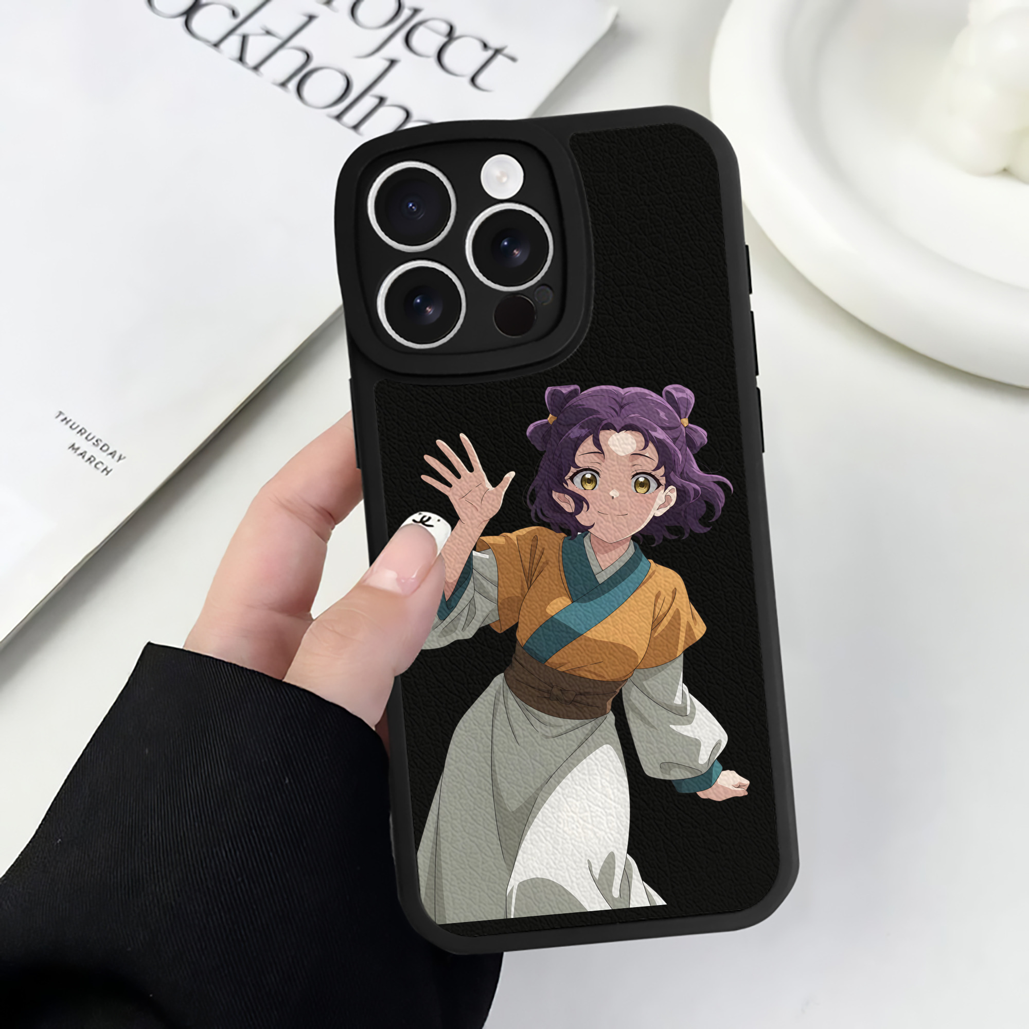 （画像用） 薬屋のひとりごと The Apothecary Diaries 【iPhone 16シリーズ対応】シリコンスマホケース（レザー調） 材質：シリコン